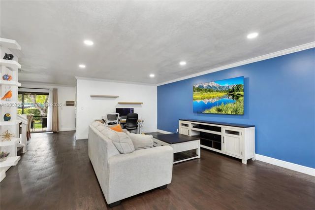 5 of 44 - 9153 Vineyard Lake Drive, Plantation, FL