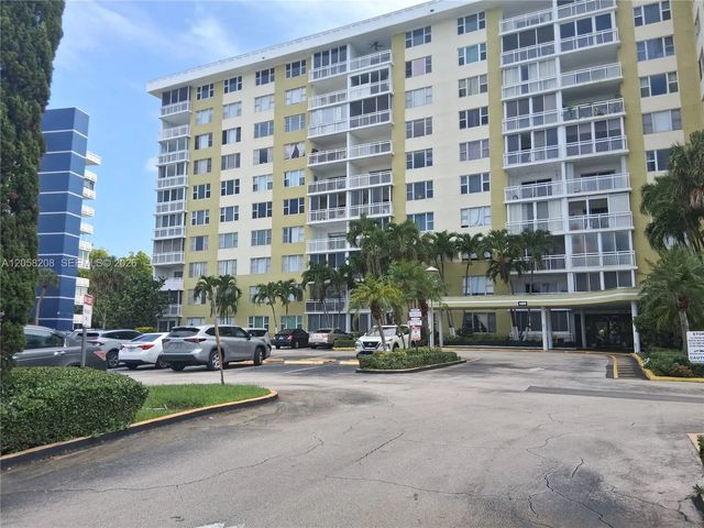 4400hillcrest Hillcrest Drive #201b, Hollywood