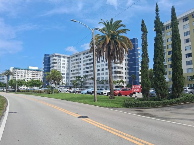 2 of 21 - 4400hillcrest Hillcrest Drive #201b, Hollywood, FL