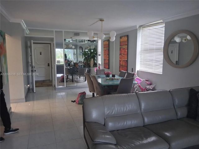 4 of 21 - 4400hillcrest Hillcrest Drive #201b, Hollywood, FL