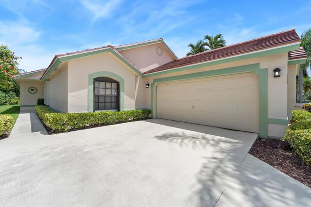 2 of 33 - 10430 Lexington Circle S, Boynton Beach, FL