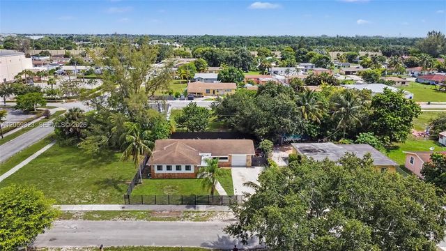 2 of 19 - 3281 Nw 212th Street, Miami Gardens, FL