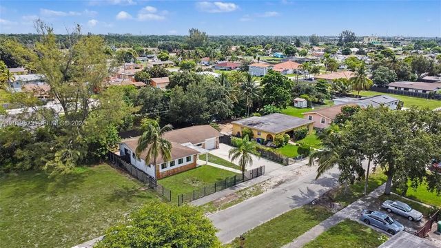 3 of 19 - 3281 Nw 212th Street, Miami Gardens, FL