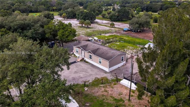 2 of 34 - 130 S Nogal Street, Clewiston, FL
