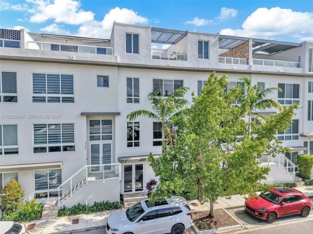 2 of 40 - 10350 Nw 64th Street, Doral, FL