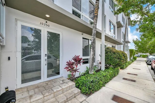 4 of 40 - 10350 Nw 64th Street, Doral, FL