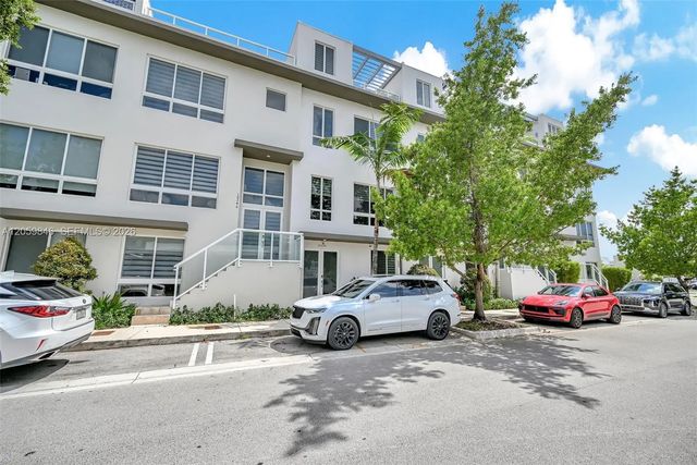 5 of 40 - 10350 Nw 64th Street, Doral, FL
