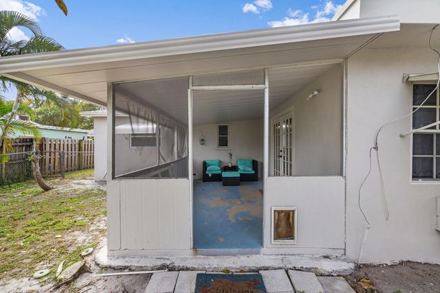 2 of 26 - 336 S Chillingworth Drive, West Palm Beach, FL