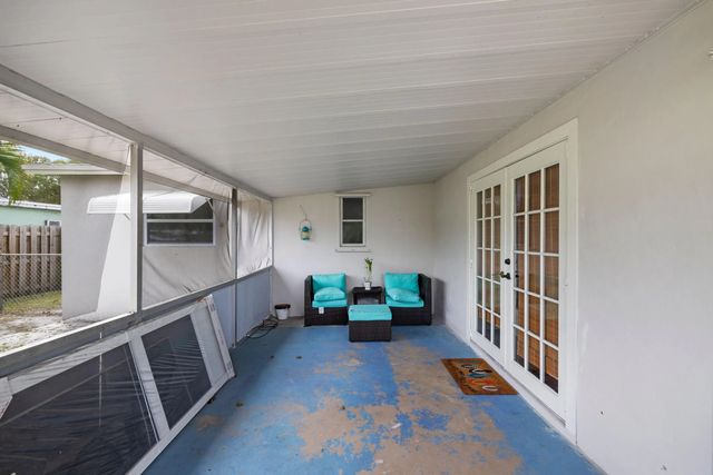 3 of 26 - 336 S Chillingworth Drive, West Palm Beach, FL