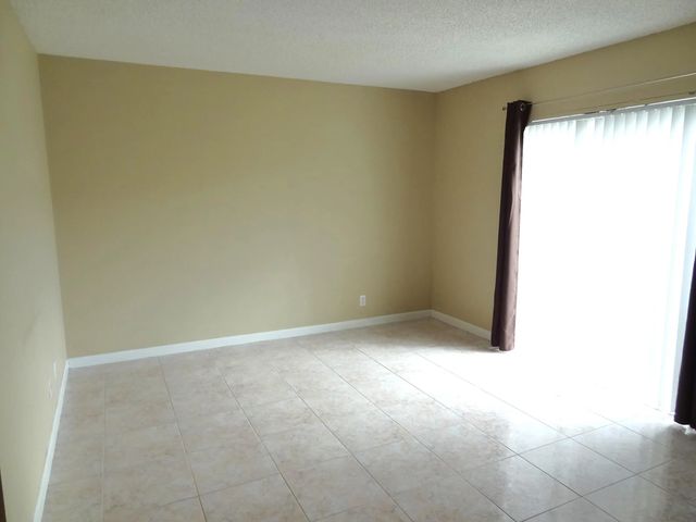 5 of 32 - 1705 Nw 80th Avenue #c, Margate, FL