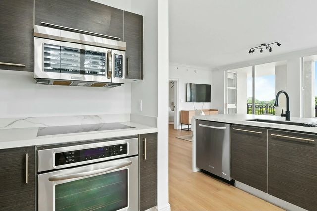 4 of 29 - 550 Okeechobee Boulevard #322, West Palm Beach, FL