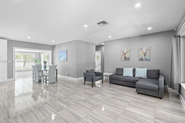 4 of 33 - 1912 Ne 21st Avenue, Fort Lauderdale, FL