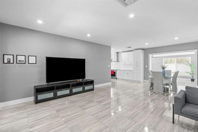 5 of 33 - 1912 Ne 21st Avenue, Fort Lauderdale, FL