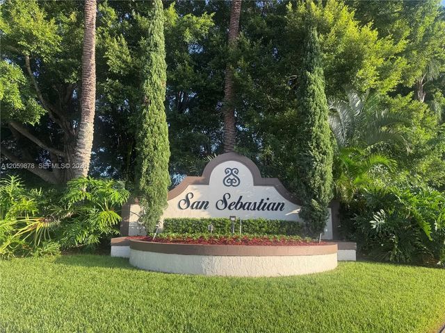1543 Barcelona Way #5-30, Weston