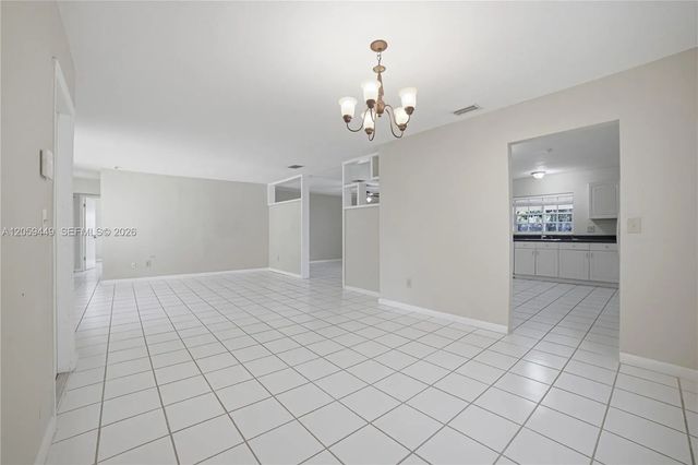 4 of 29 - 1605 N Bluebird Lane, Homestead, FL
