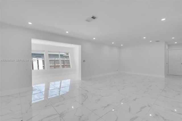 4 of 28 - 3120 Sw 17th Street, Fort Lauderdale, FL