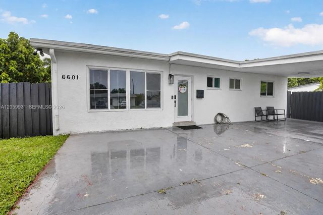 4 of 38 - 6601 Sw 6th Street, Pembroke Pines, FL