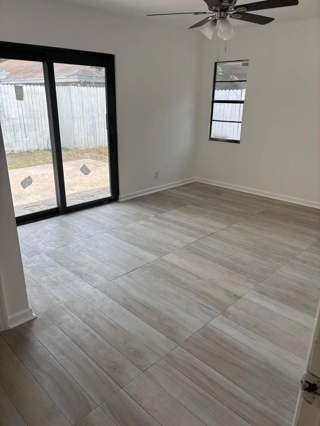 4 of 4 - 7433 Sw 13th Street Sw, North Lauderdale, FL