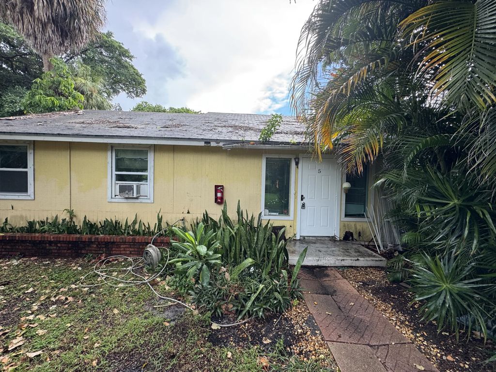8975 Burma Road, West Palm Beach