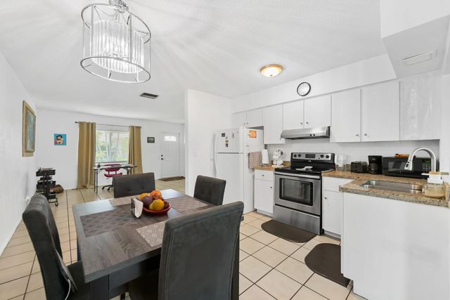 5 of 24 - 7000 Nw 95th Terrace, Tamarac, FL