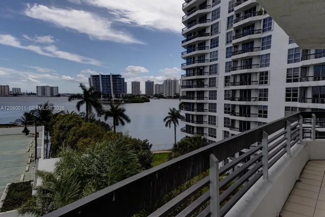 2 of 18 - 3600 Mystic Pointe Drive #613, Aventura, FL