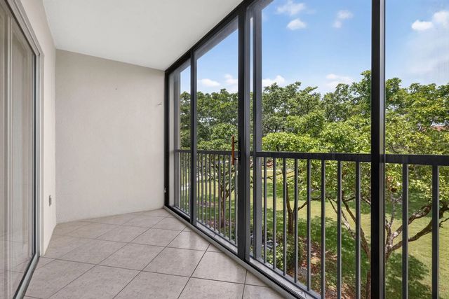 12551 Sw 16th Court #303c, Pembroke Pines