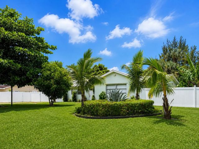 2 of 11 - 6739 Patricia Drive, West Palm Beach, FL