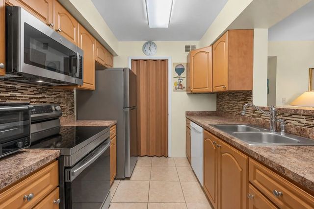 3 of 30 - 2361 Nw 33rd Street #603, Oakland Park, FL
