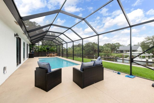 314 Ne Surfside Avenue, Port St. Lucie