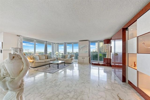 2 of 35 - 2751 S Ocean Drive #501n, Hollywood, FL