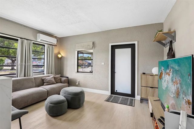3 of 46 - 1400 Nw 55th Street, Miami, FL