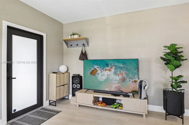 4 of 46 - 1400 Nw 55th Street, Miami, FL