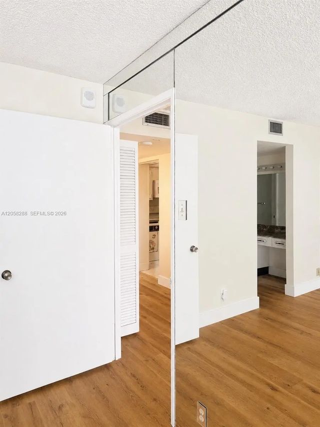 3 of 14 - 1865 Brickell Avenue #a1802, Miami, FL