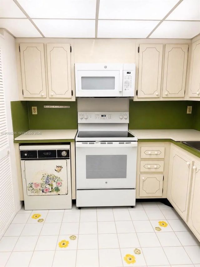 4 of 14 - 1865 Brickell Avenue #a1802, Miami, FL