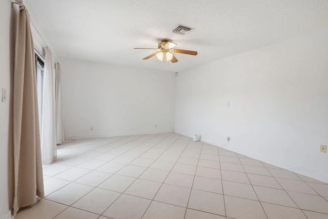 4 of 31 - 2625 Se 5th Circle, Boynton Beach, FL