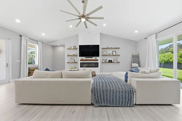 4 of 23 - 3067 Fargo Avenue, Lake Worth, FL