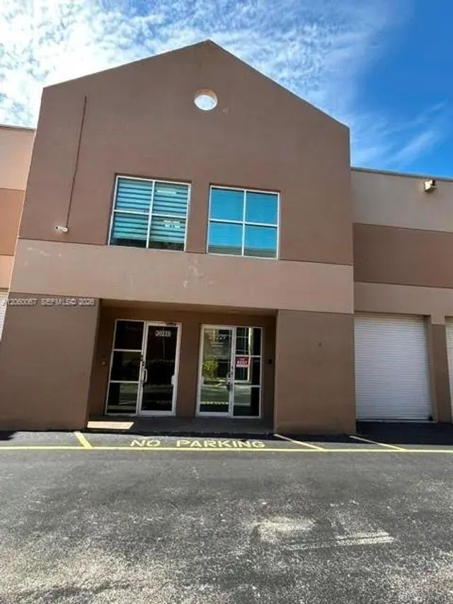 2 of 2 - 20229 Ne 16th Place #20229, Miami, FL