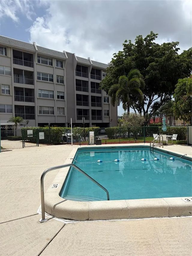 505 Spencer Drive #315, West Palm Beach