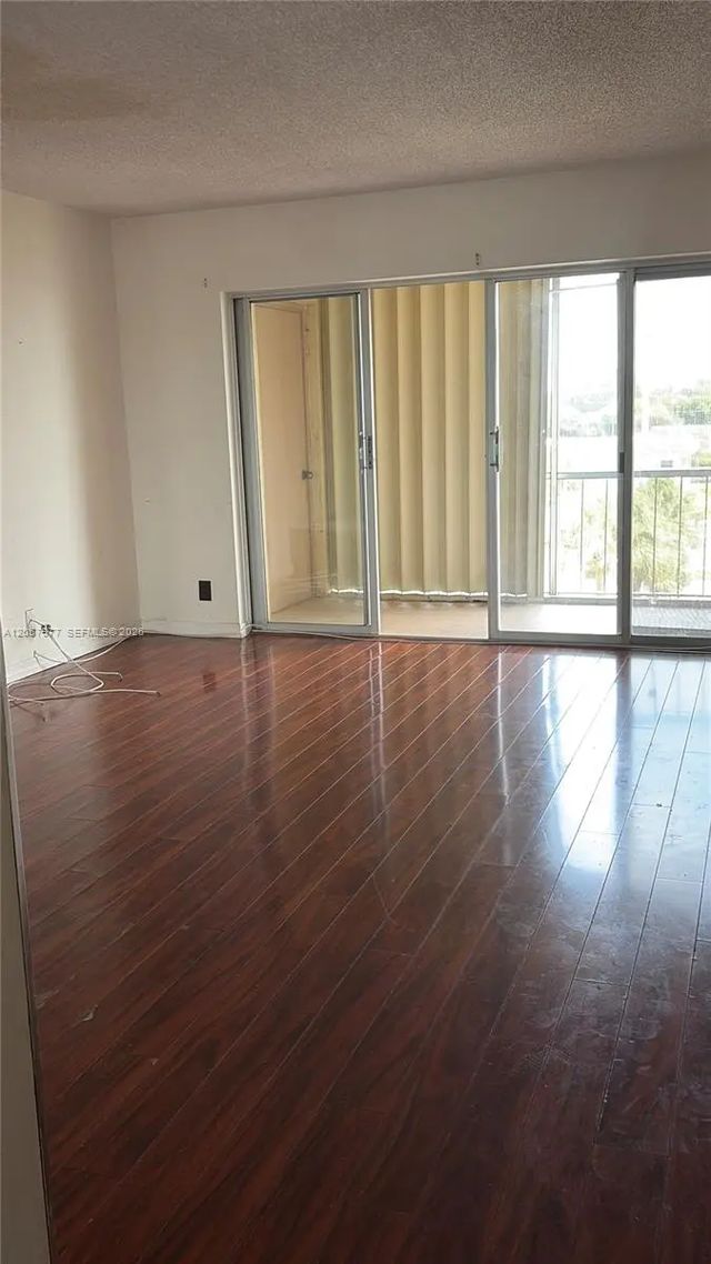 4 of 11 - 505 Spencer Drive #315, West Palm Beach, FL