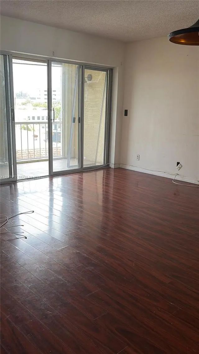5 of 11 - 505 Spencer Drive #315, West Palm Beach, FL