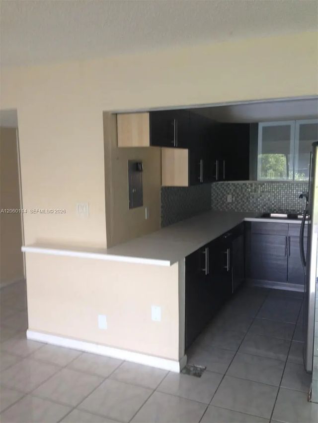 3 of 7 - 6101 N Falls Cir Drive #409, Lauderhill, FL