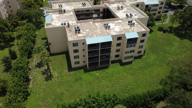 3 of 15 - 2830 Somerset Drive #104n, Lauderdale Lakes, FL