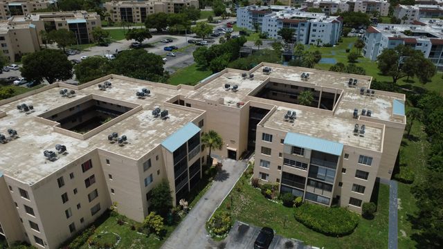 4 of 15 - 2830 Somerset Drive #104n, Lauderdale Lakes, FL