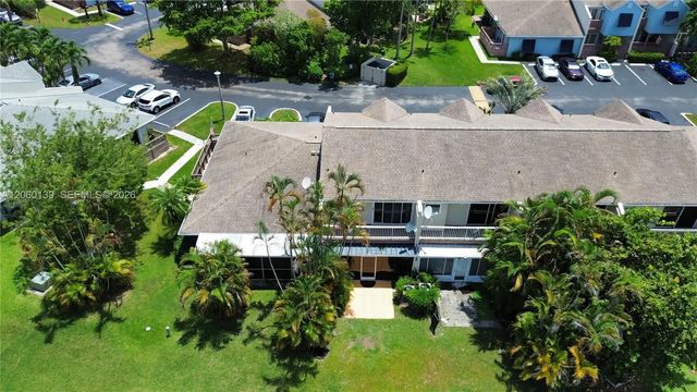 5 of 53 - 309 W Hemingway Circle, Margate, FL