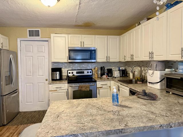 5 of 17 - 1105 W 34th Street, Riviera Beach, FL