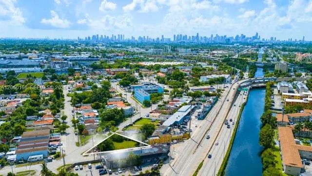 3 of 10 - 699 E Okeechobee Road, Hialeah, FL