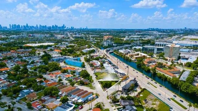 4 of 10 - 699 E Okeechobee Road, Hialeah, FL