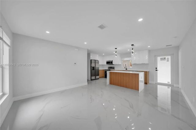 3 of 23 - 718 Frontenac, , FL