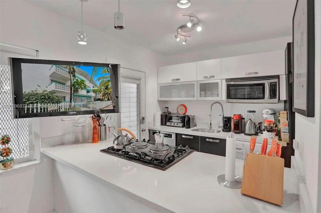 5 of 18 - 350 Collins Avenue #310, Miami Beach, FL