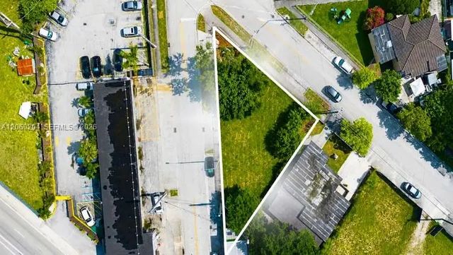 4 of 10 - 699 E Okeechobee Road, Hialeah, FL